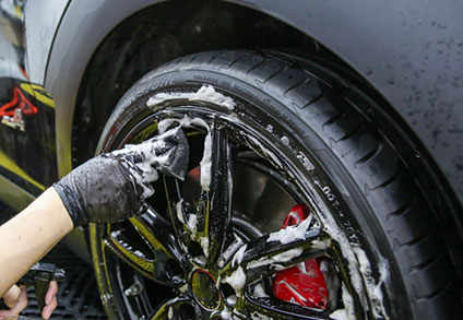 ¿Las ruedas de aluminio de los coches están llenas de cicatrices? Una forma de hacerlo tan nuevo como siempre